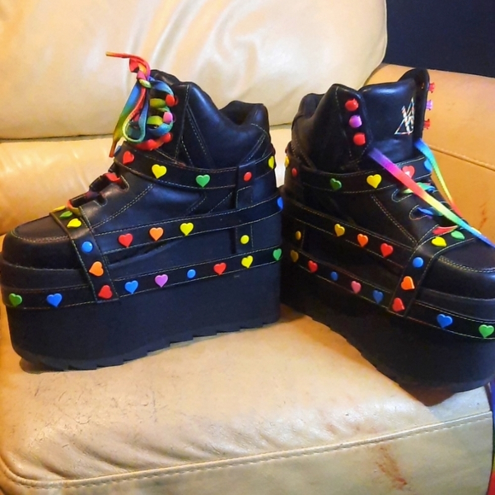 YRU qozmo bondage heart, black, rainbow